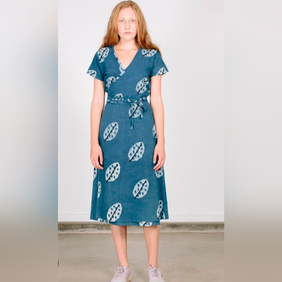 Po-Em Ode Dress Leaf Nero - Picture 1 of 5